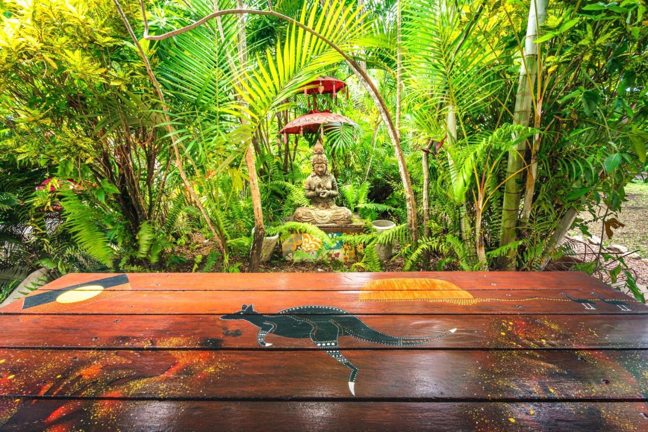 Tropic Days Boutique Hostel 케언스 외부 사진