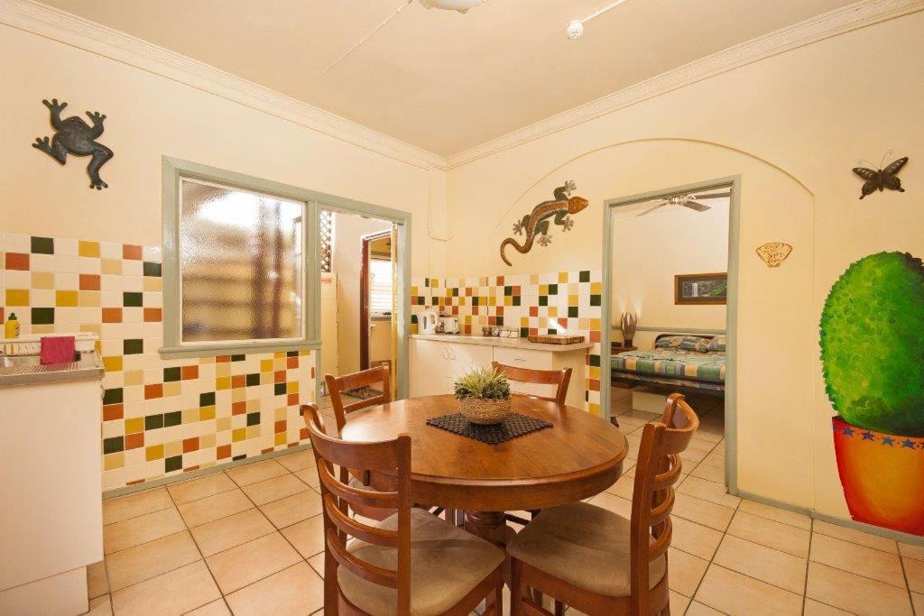Tropic Days Boutique Hostel 케언스 외부 사진